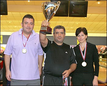 Победительница 11 этап чемпионата по боулингу АКВА-ТЕРМ 2010 - команда ТоргСантех