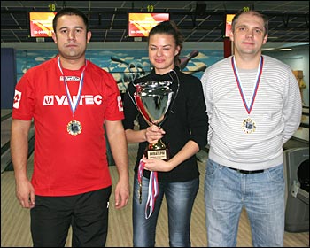 Победительница 11 этапа чемпионата по боулингу АКВА-ТЕРМ 2011 команда VALTEC