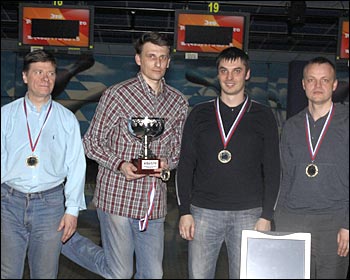 Победительница 2 этапа чемпионата по боулингу АКВА-ТЕРМ 2012 команда Терморос