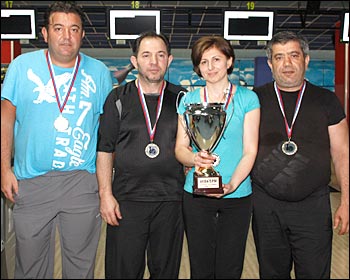 Победительница 6 этапа чемпионата по боулингу АКВА-ТЕРМ 2012 команда ТоргСантех