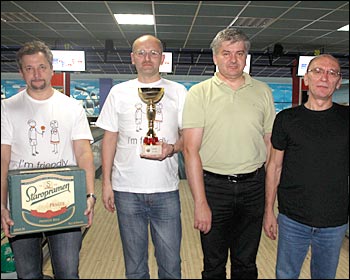Победительница восьмого этапа чемпионата по боулингу среди IT-компаний - команда ORANGE