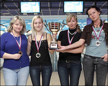Победительница первого этапа чемпионата по боулингу ОКСС Боулинг 2014 - команда SIMPLEX
