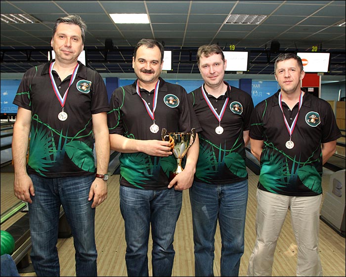 Победительница пятого этапа чемпионата по боулингу среди IT-компаний 2014 - команда Бандерлоги