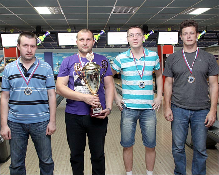 Победительница восьмого этапа чемпионата по боулингу ОКСС Боулинг 2014 - команда 2С