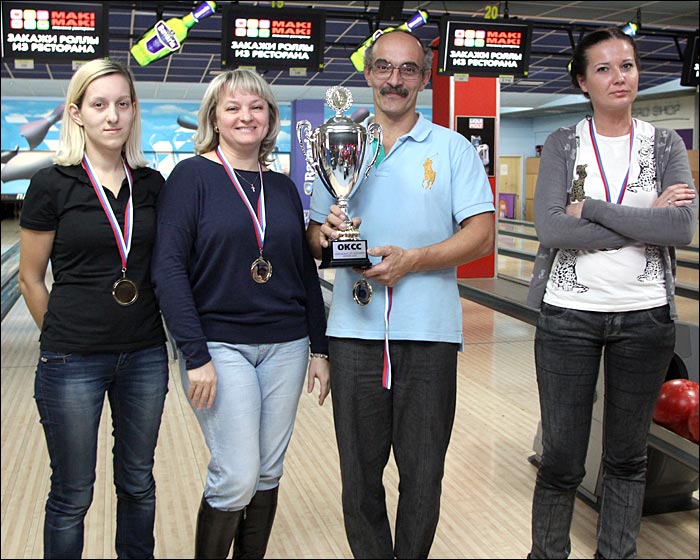 Победительница одиннадцатого этапа чемпионата по боулингу ОКСС 2014 - команда SIMPLEX
